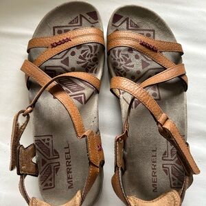Merrell Women's Tan Strappy Sandals